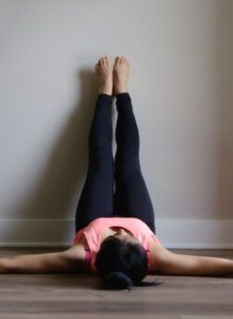 2 Manfaat Angkat Kaki ke Tembok untuk Wanita yang Jarang Diketahui