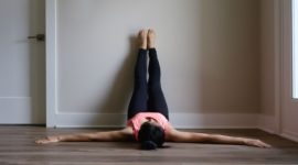 Foto: Angkat Kaki ke Tembok (Source: siraplimau.com)